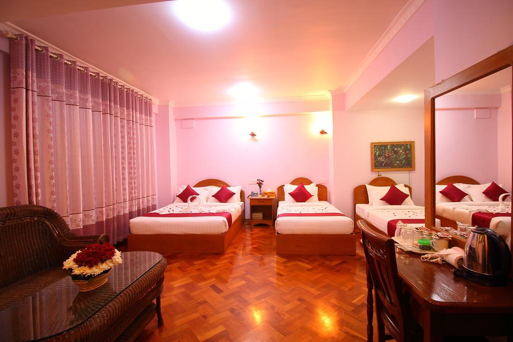 Hotel United Мандалай Экстерьер фото