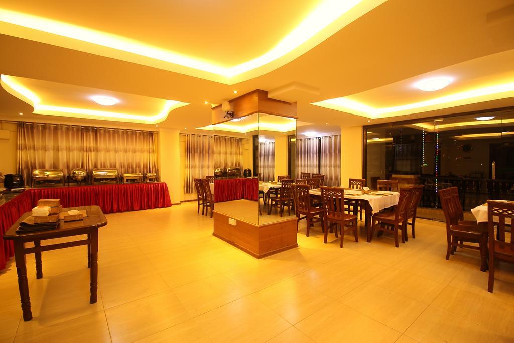 Hotel United Мандалай Экстерьер фото