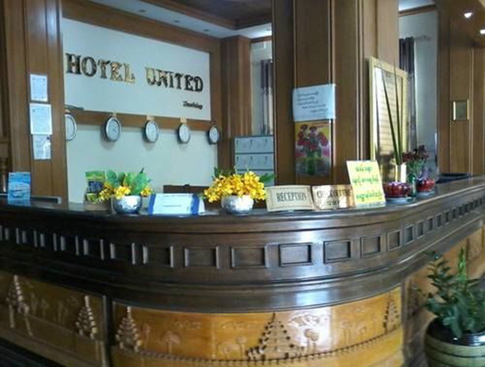Hotel United Мандалай Экстерьер фото