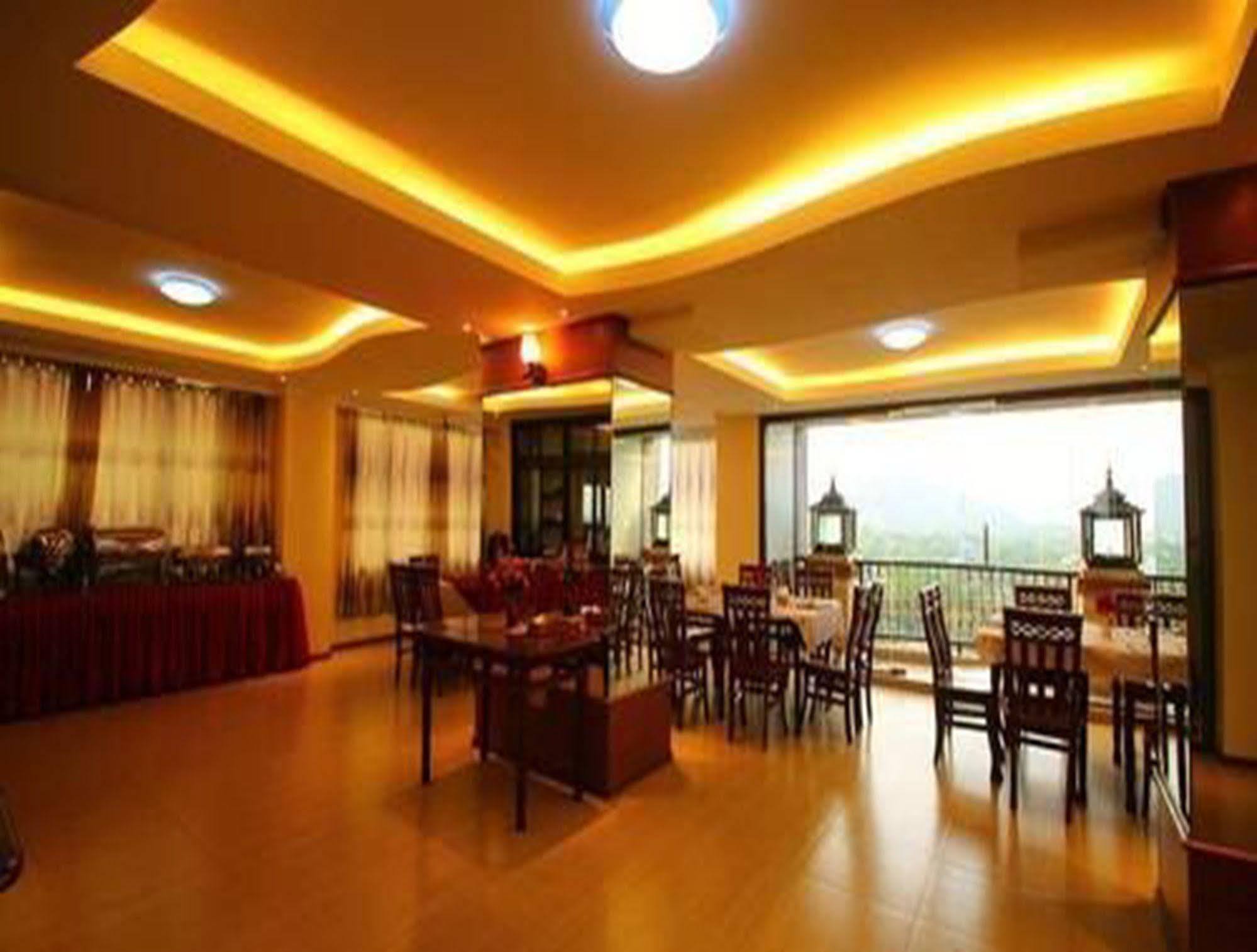 Hotel United Мандалай Экстерьер фото