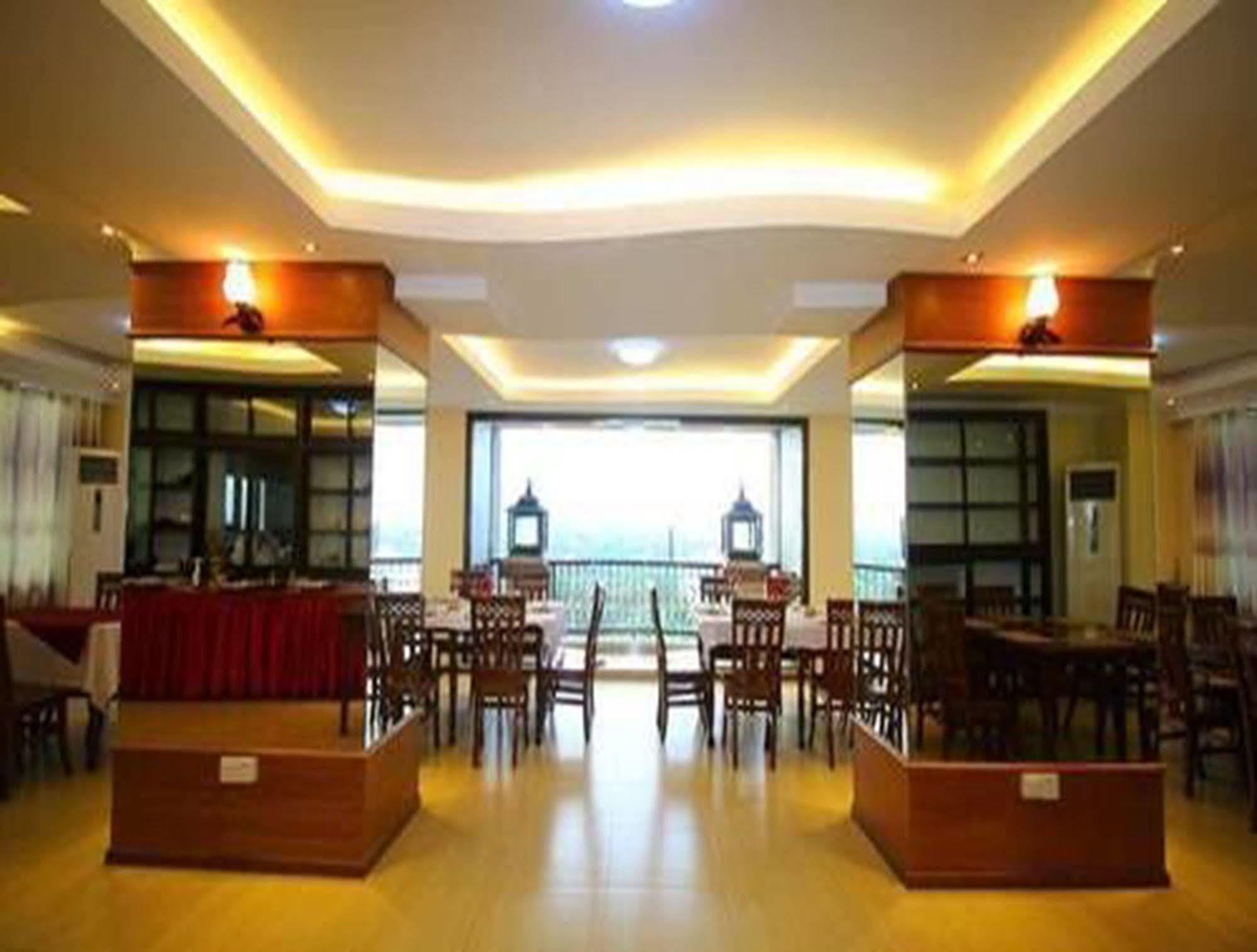 Hotel United Мандалай Экстерьер фото