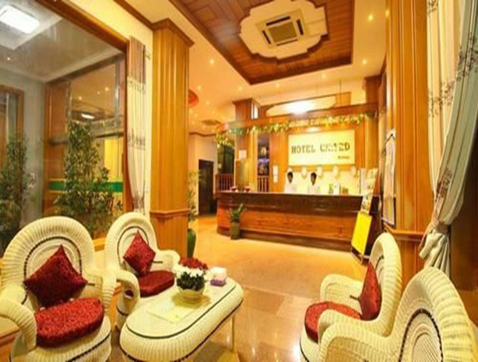 Hotel United Мандалай Экстерьер фото