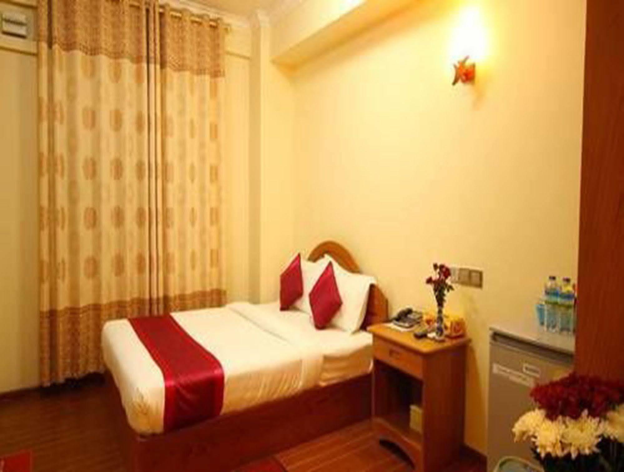 Hotel United Мандалай Экстерьер фото